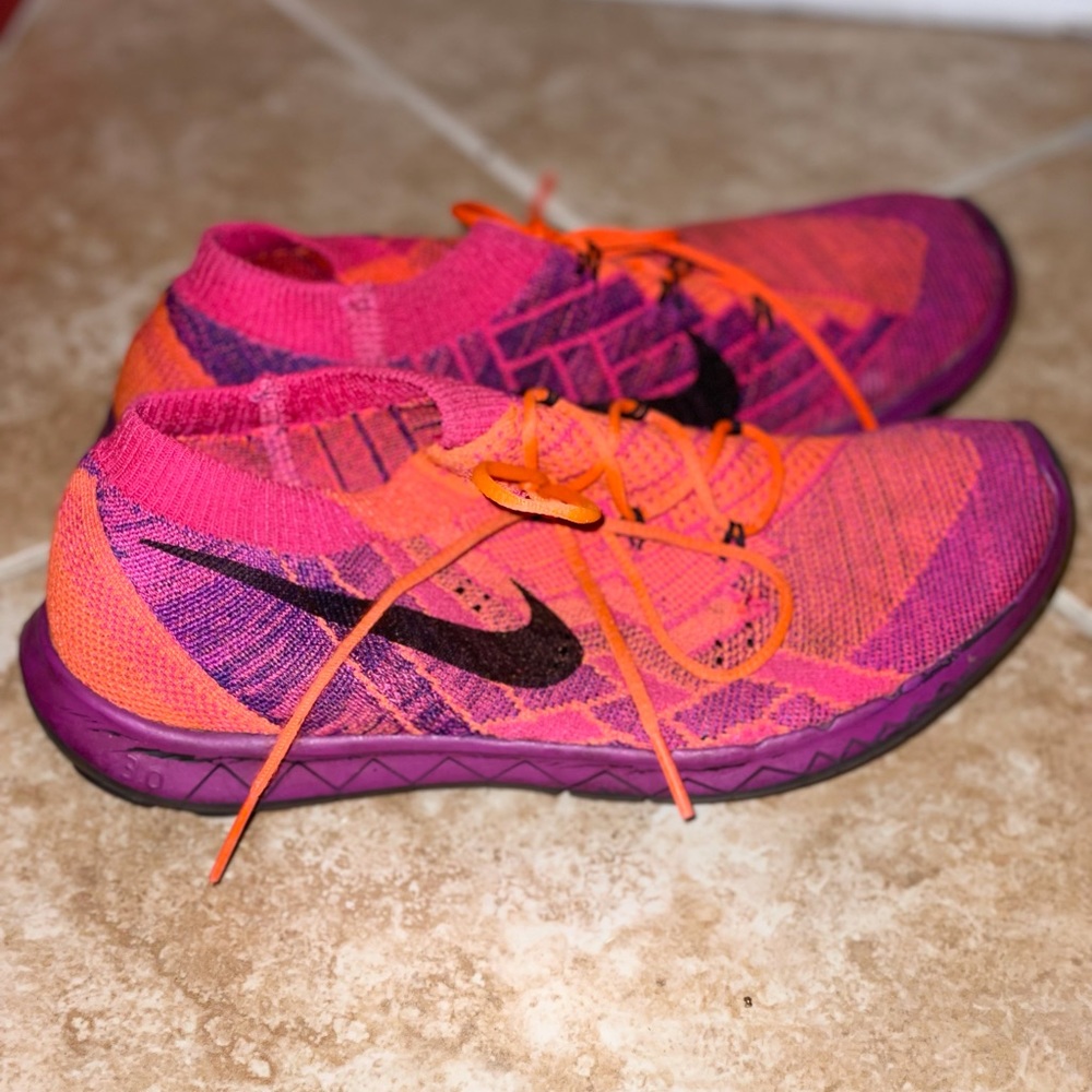Fly Knit Running Sneakers